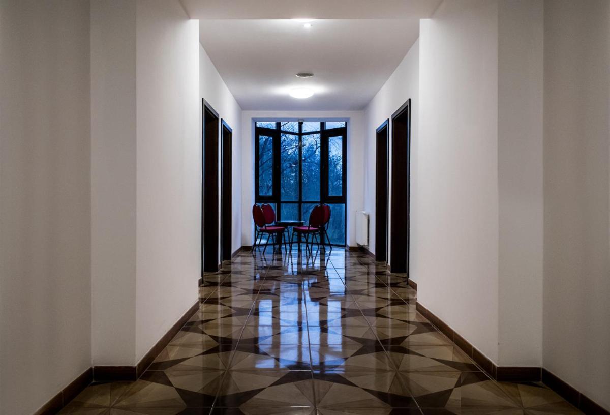 Hotel Hensch Lodź Bagian luar foto